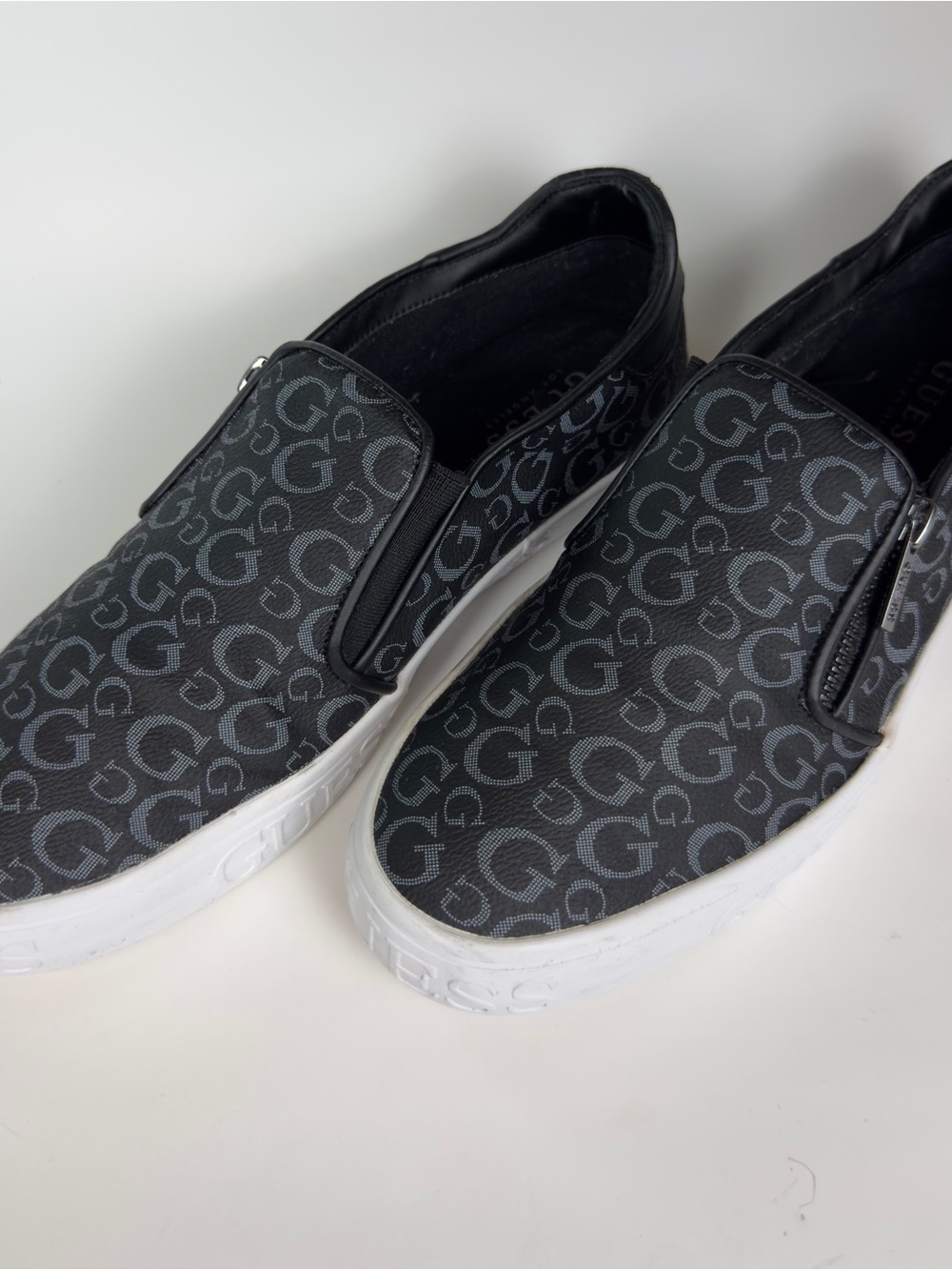 Guess Women’s Black Monogram Slip-On Sneakers US 10